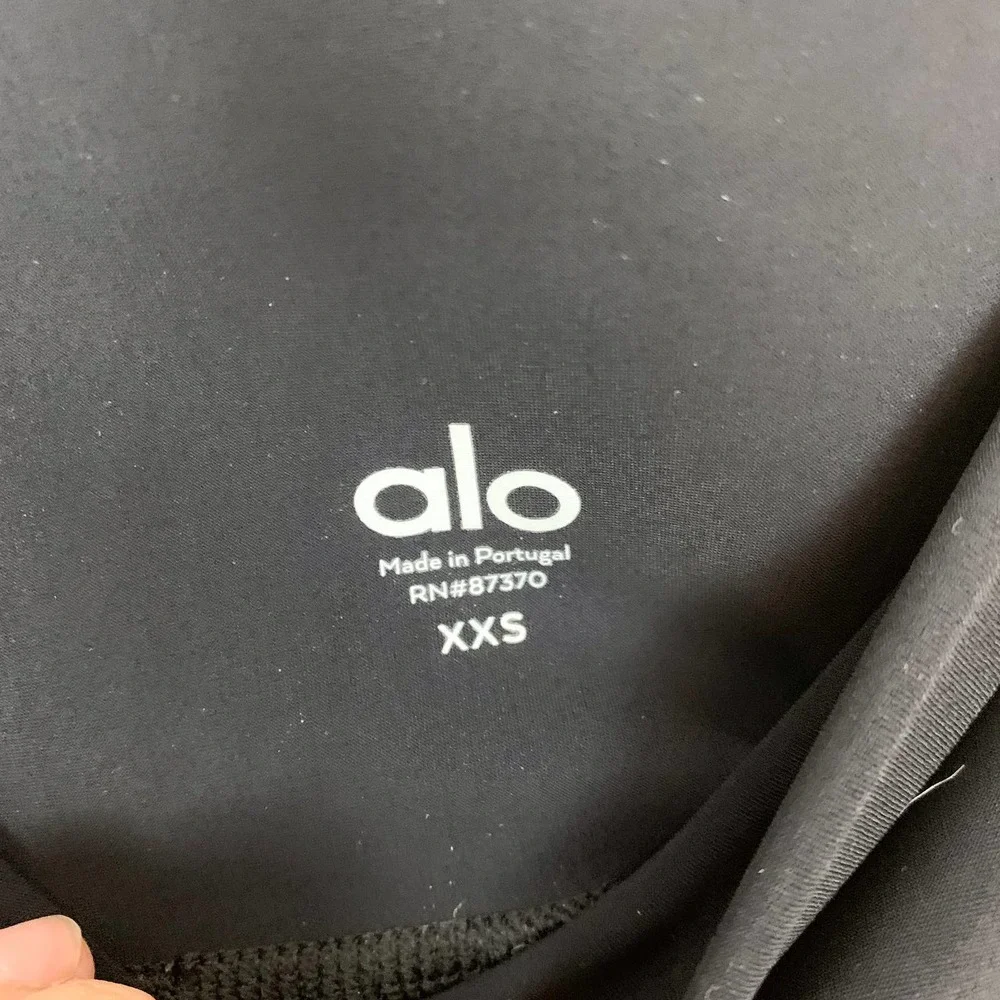 Alo Yoga Black High Waist Distressed Ripped Warrior Active Legging Size XXS